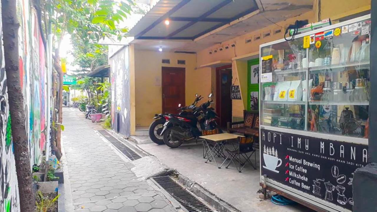 Losmen 2000 Tiga Yogyakarta Exterior foto